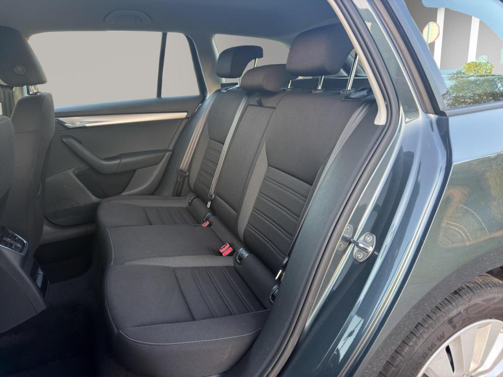 Skoda Octavia combi 1.6 tdi greentech ambition clima cruise pdc