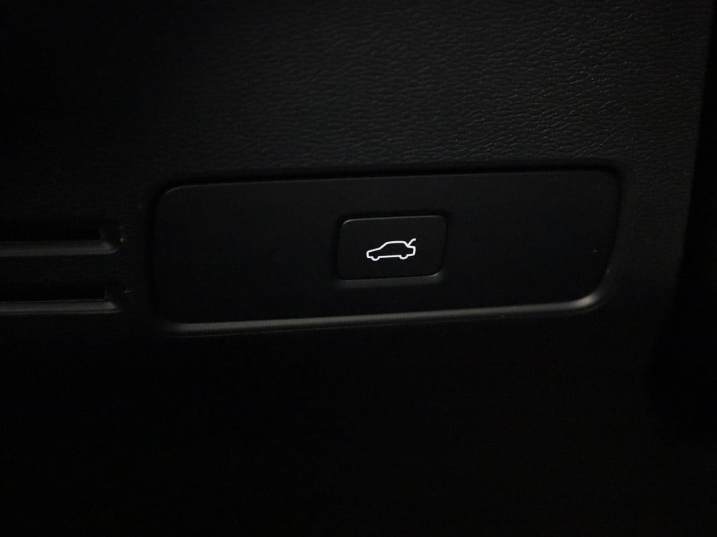 Volvo XC40 recharge core | automaat | lmv | parkeer sensoren | virtual cock