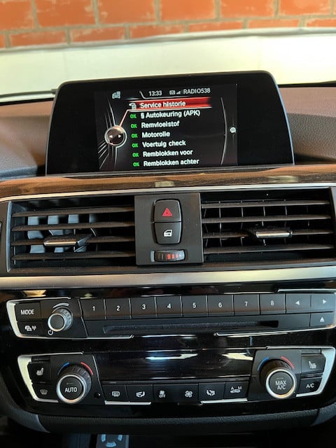 Bmw 320i luxury
