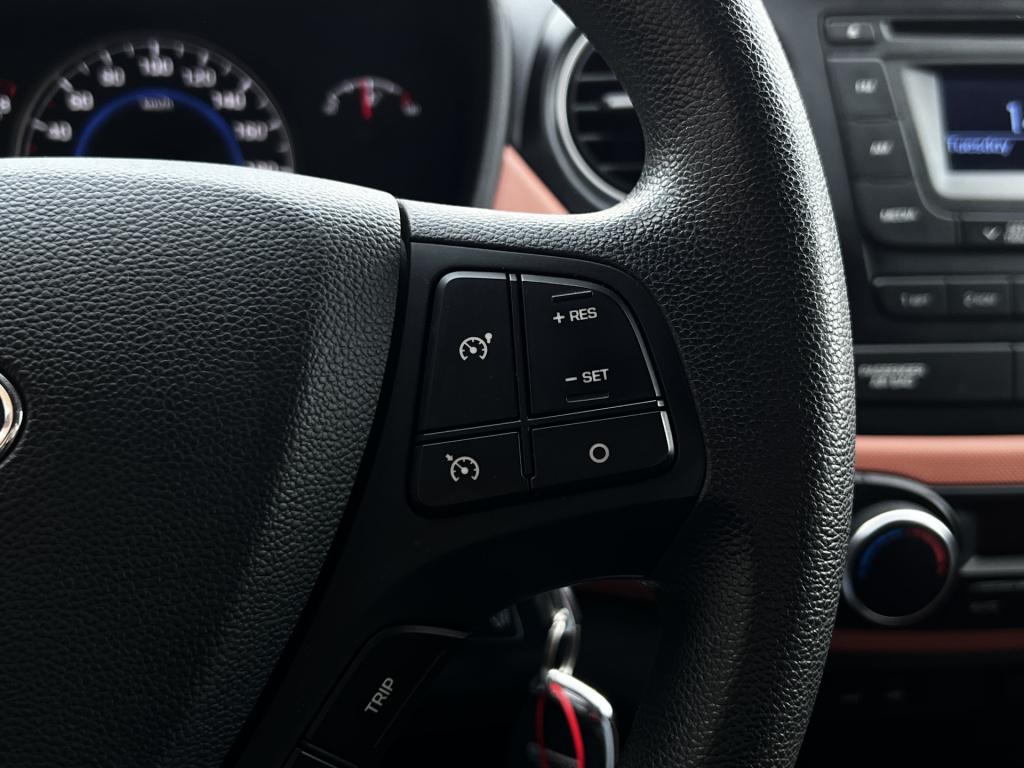 Hyundai I 10 1.0i i-motion comfort | cruise control | radio | climate contr