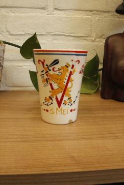 2 Koningshuis melkbekers