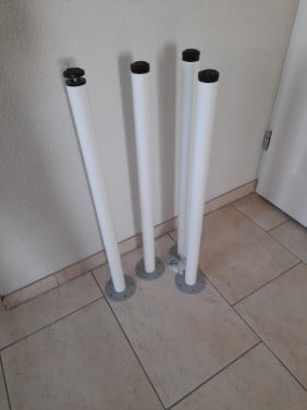 4 Ikea ADILS  tafelpoten met stelvoet (in goede nette staat )