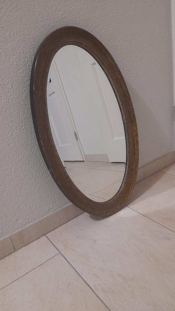 Mooie ovalen vintage spiegel  70 x 41 (in goede nette staat )