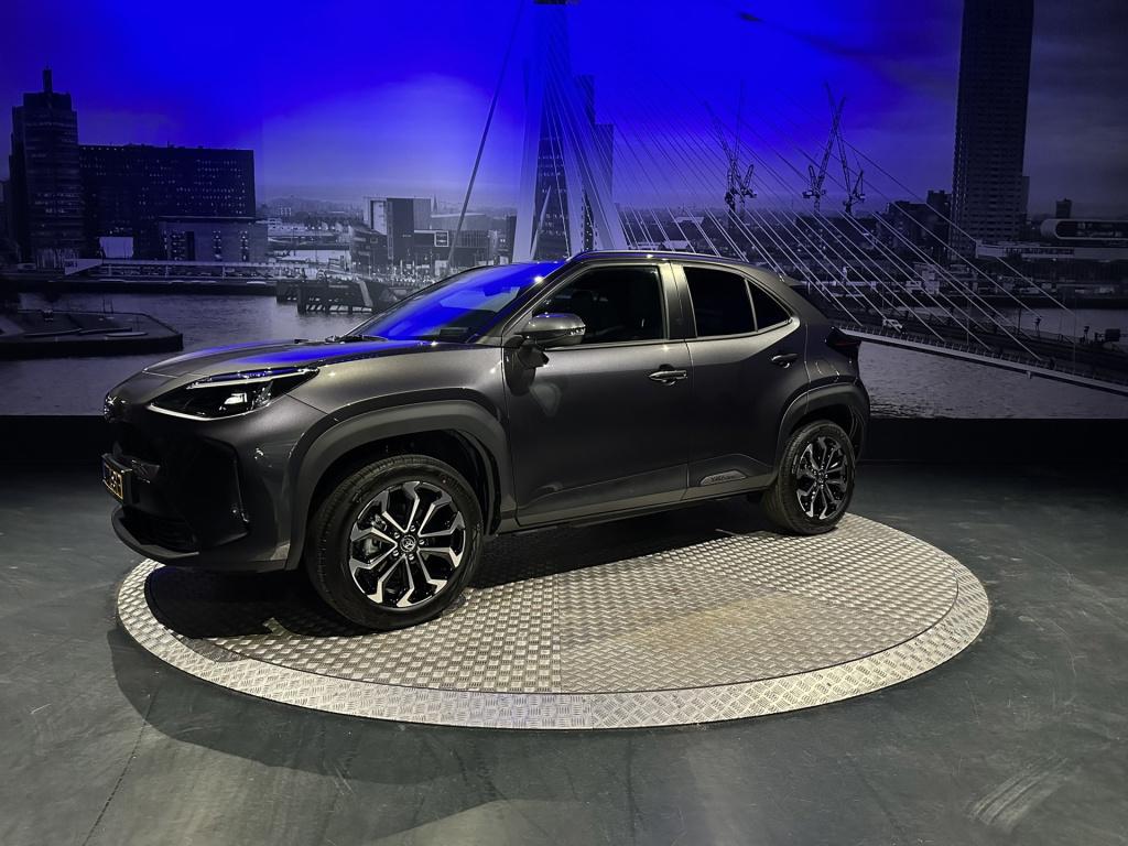 Toyota Yaris Cross 1.5 hybrid 130 dynamic *acc*winterpakket*camera*17inch*