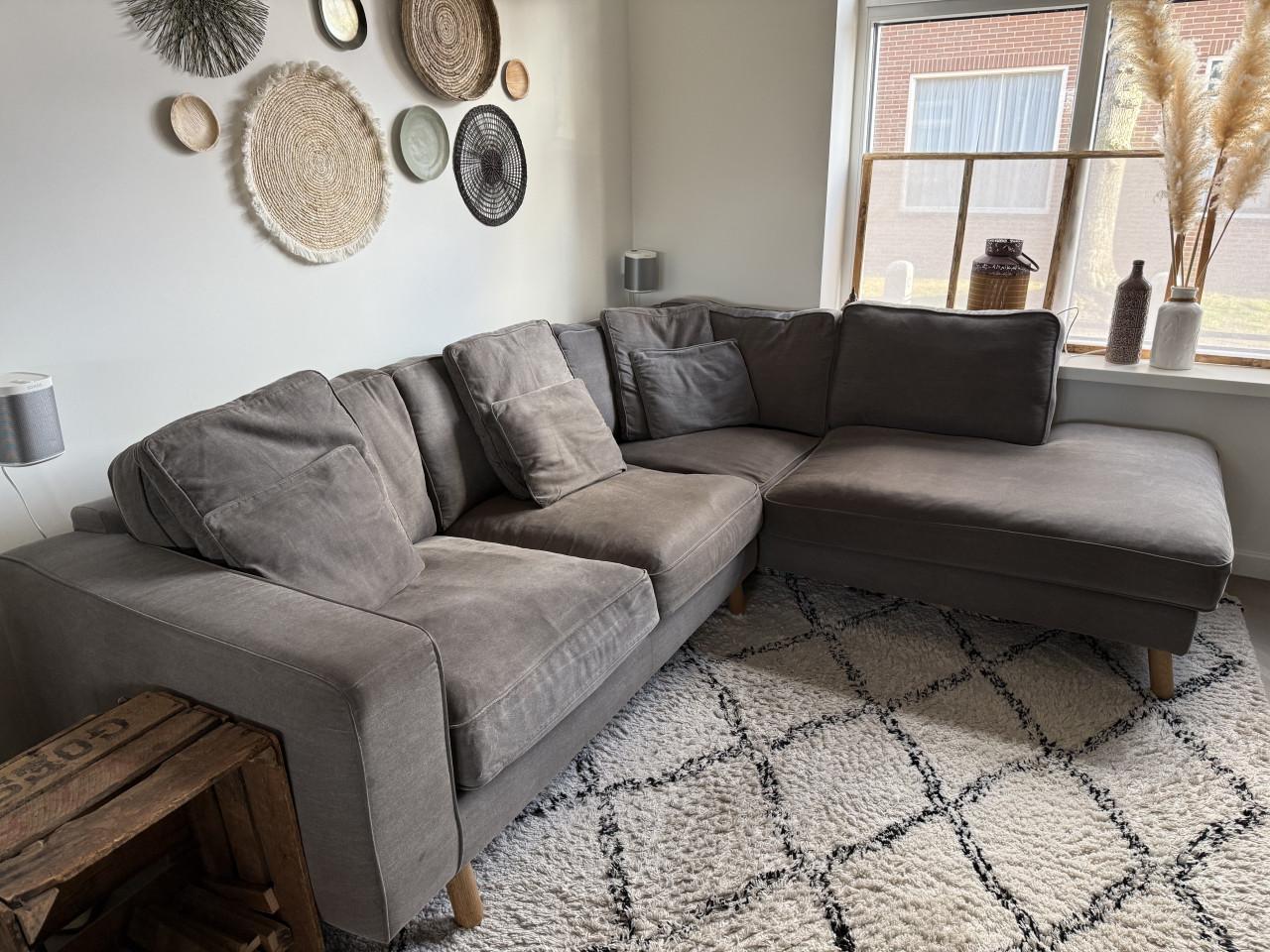 Mooie hoekbank (relaxed/plof bank)