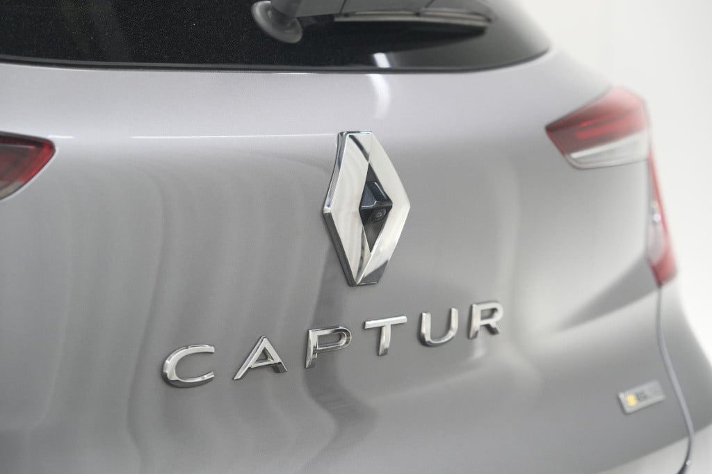 Renault Captur mild hybrid 140 edc r.s. line | camera | navigatie | stoelve
