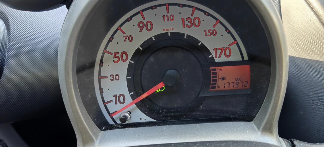 Peugeot 107, 178.000 km, apk tot feb '27