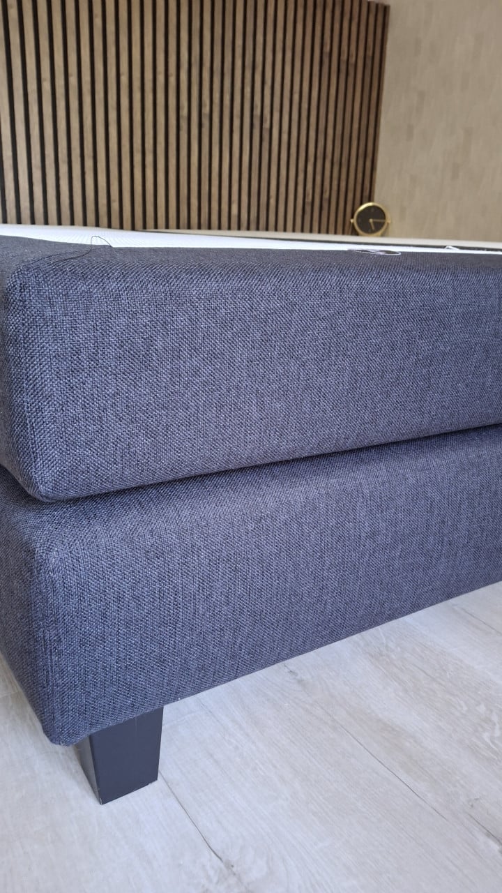 Boxspring 160x200 cm met twee matrassen