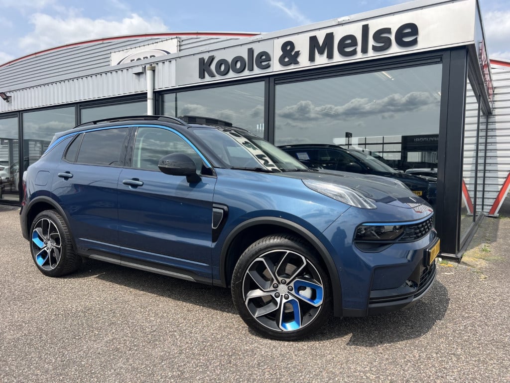 Lynk & Co 01 1.5 261pk plug in hybrid , panodak , carplay