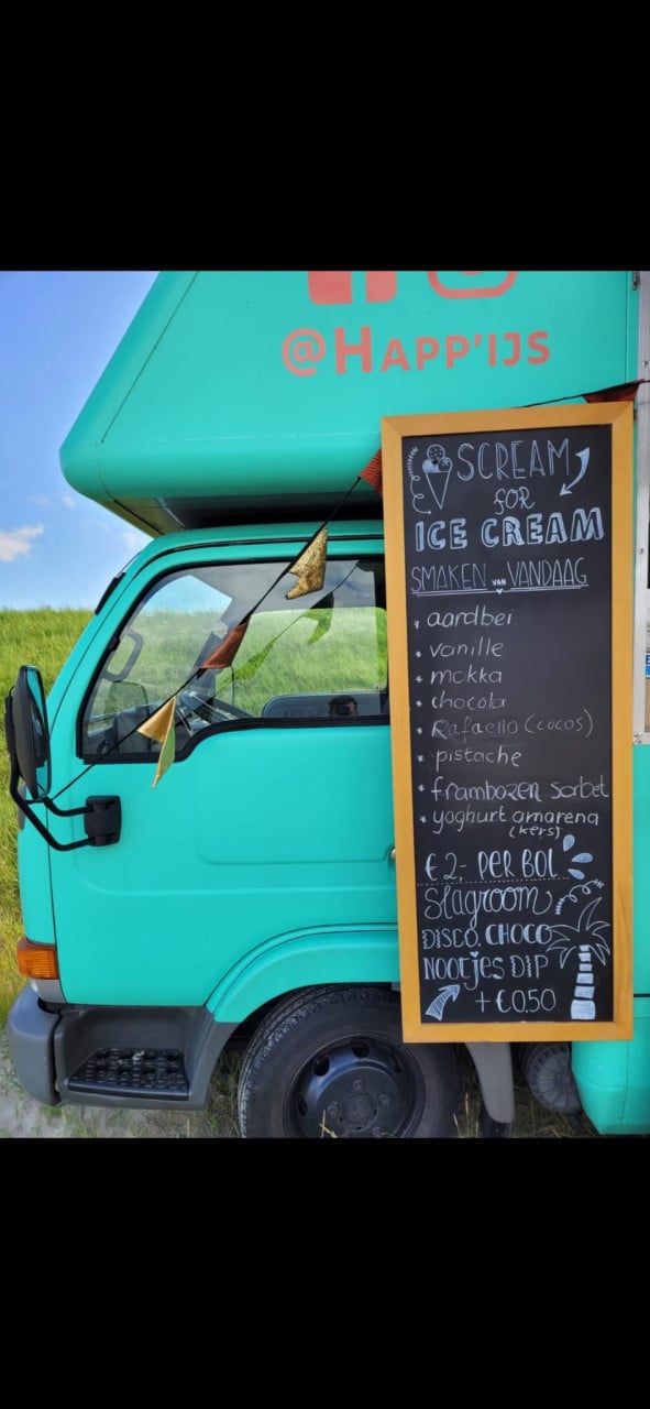 Foodtruck met hoogwaardige ijsvitrine