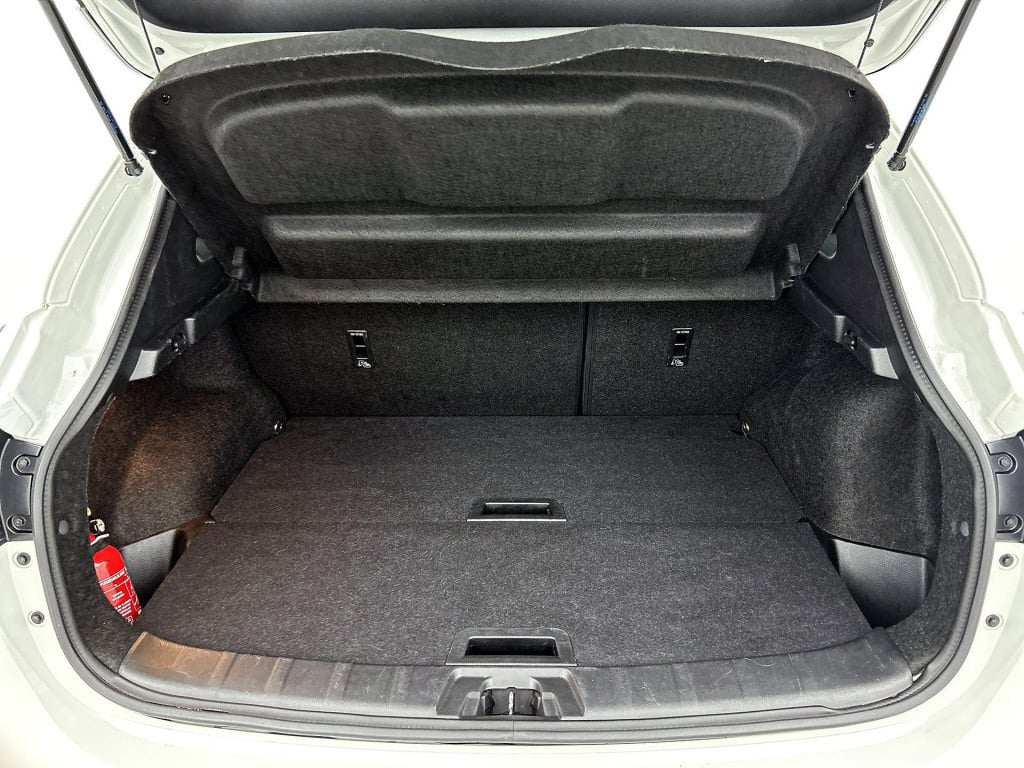 Nissan Qashqai 1.2 tekna | parkeer sensoren | lmv | panorama dak | navigati