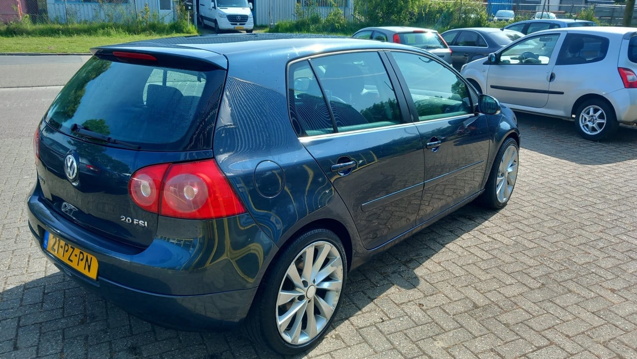 Volkswagen GOLF 2.0 FSI Sportline 5deurs bj:2005 airco lm-velgen