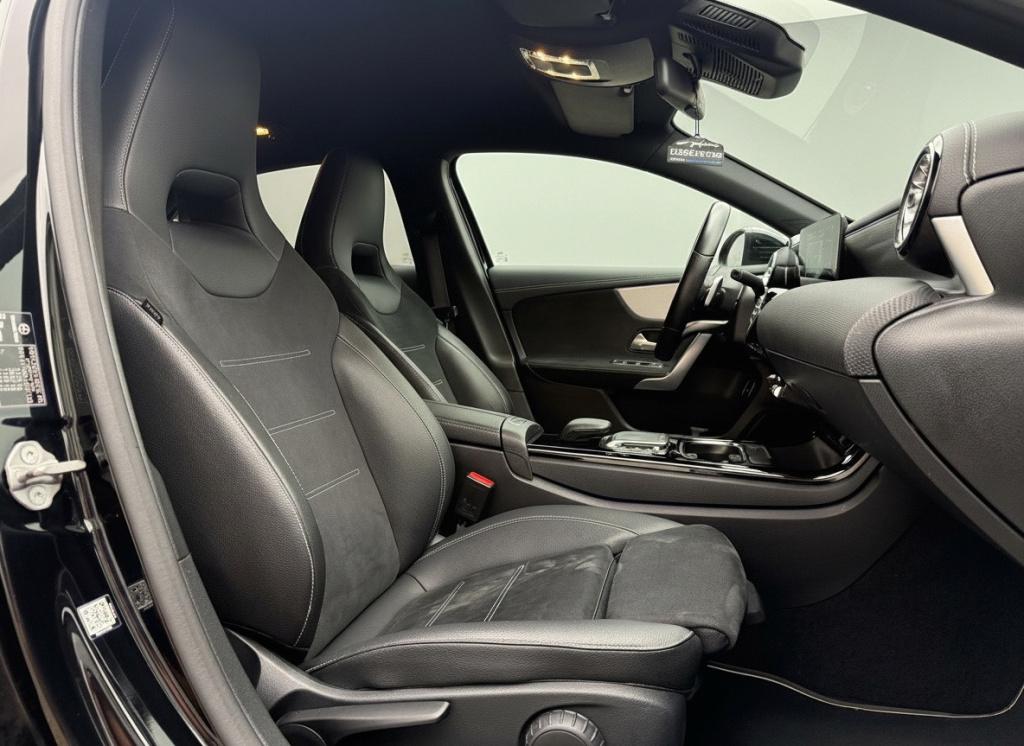 Mercedes-Benz A-Klasse 250 e business solution amg limited soh 96%