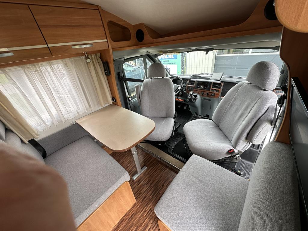 Hymer Onbekend hv 562 compacte hymer van | half-integraal met lengtebedden 