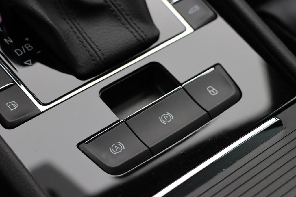 Skoda Superb combi 1.4 tsi laurin & klement 218pk dsg6 | lederen bekleding 