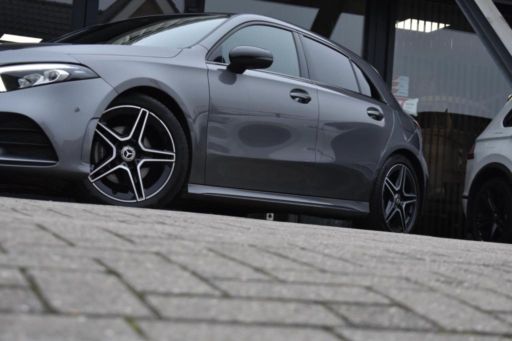 Mercedes-Benz A-Klasse 180 amg night | sfeerverlichting | apple carplay | c
