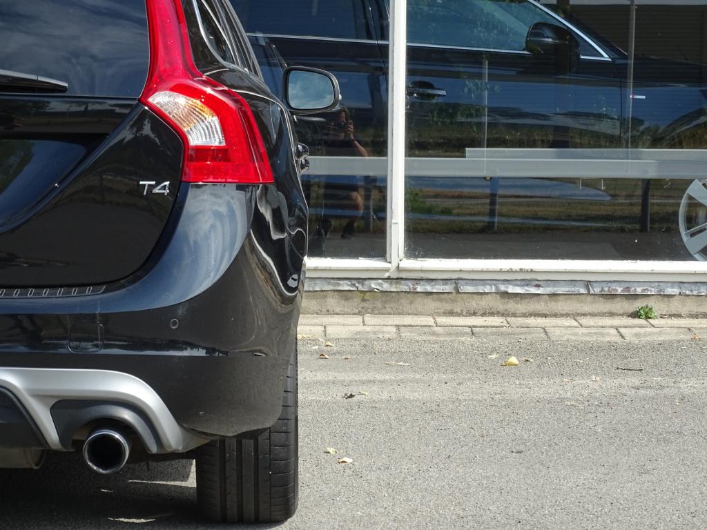 Volvo V60 2.0 t4 business sport r-design | leder | pano | trekhaak