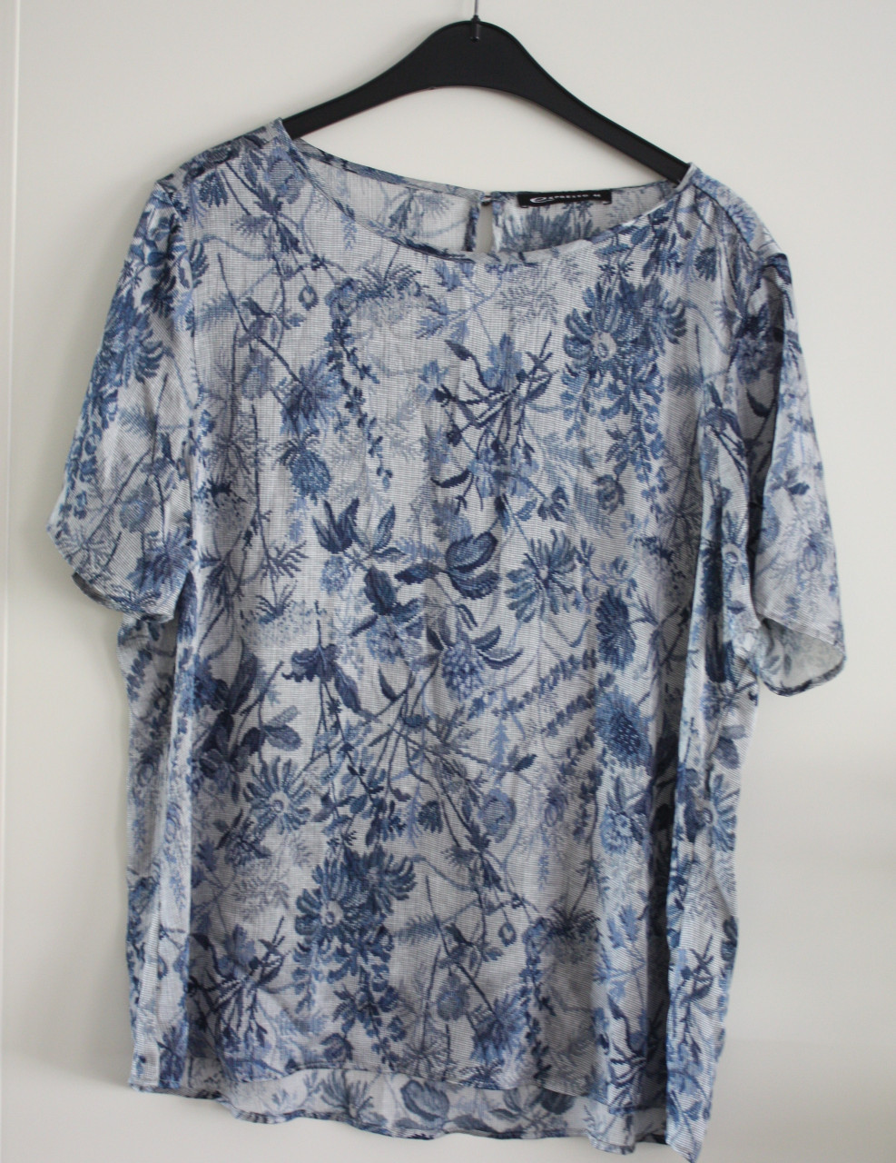 Shirt met blauw wit print  maat 44