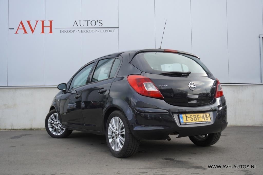 Opel Corsa 1.4-16v cosmo