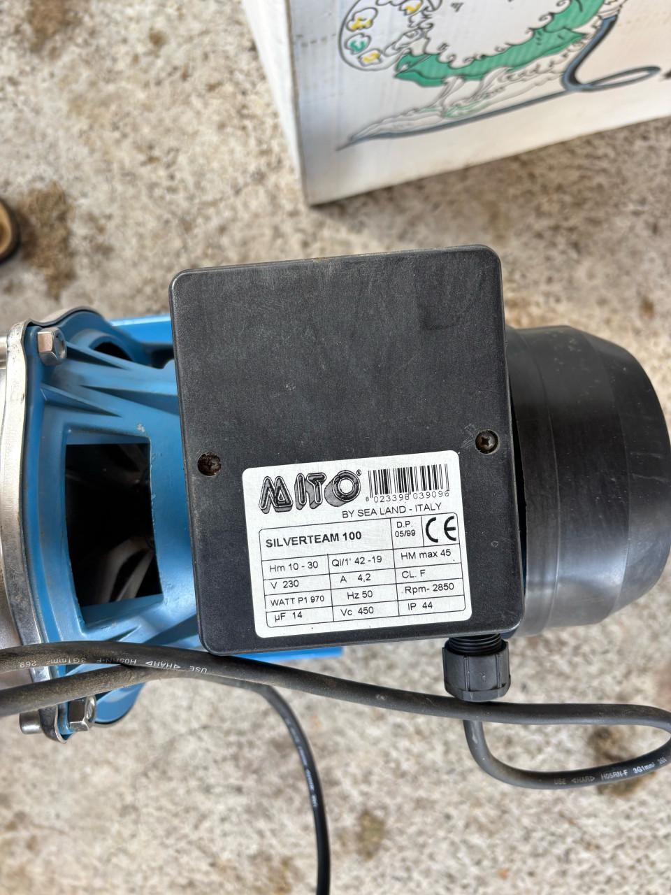 Hydrofoor pomp