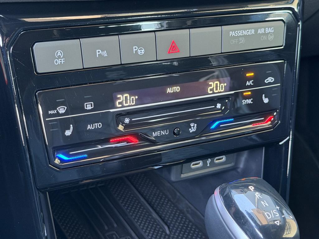 Volkswagen T-cross 1.5 tsi 150pk dsg r-line | black style | trekhaak | iq l