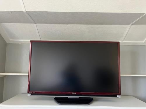 Toshiba TV - 46"