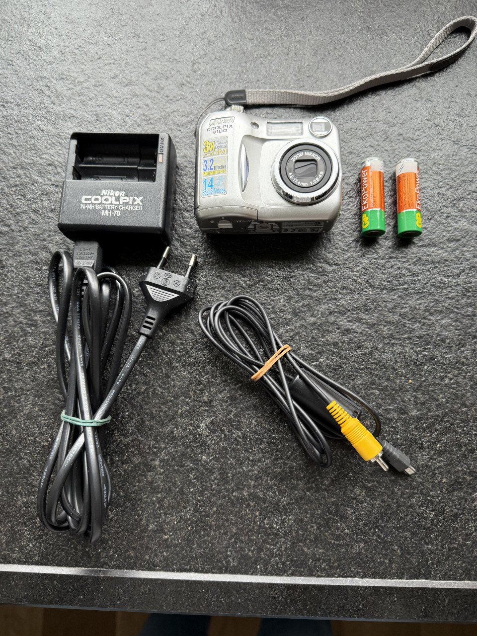 Nikon Coolpix 3100 Digitale camera. Complete set in doos