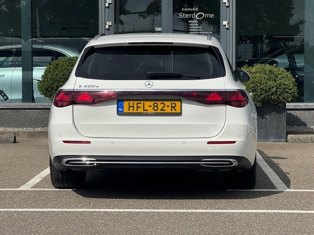 Mercedes-Benz E-Klasse estate 300 e avantgarde l panoramadak l burmester l 