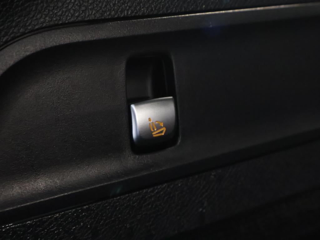 Mercedes-Benz Eqc 400 4matic luxury line 80kw | panoramadak | stoelverwarmi