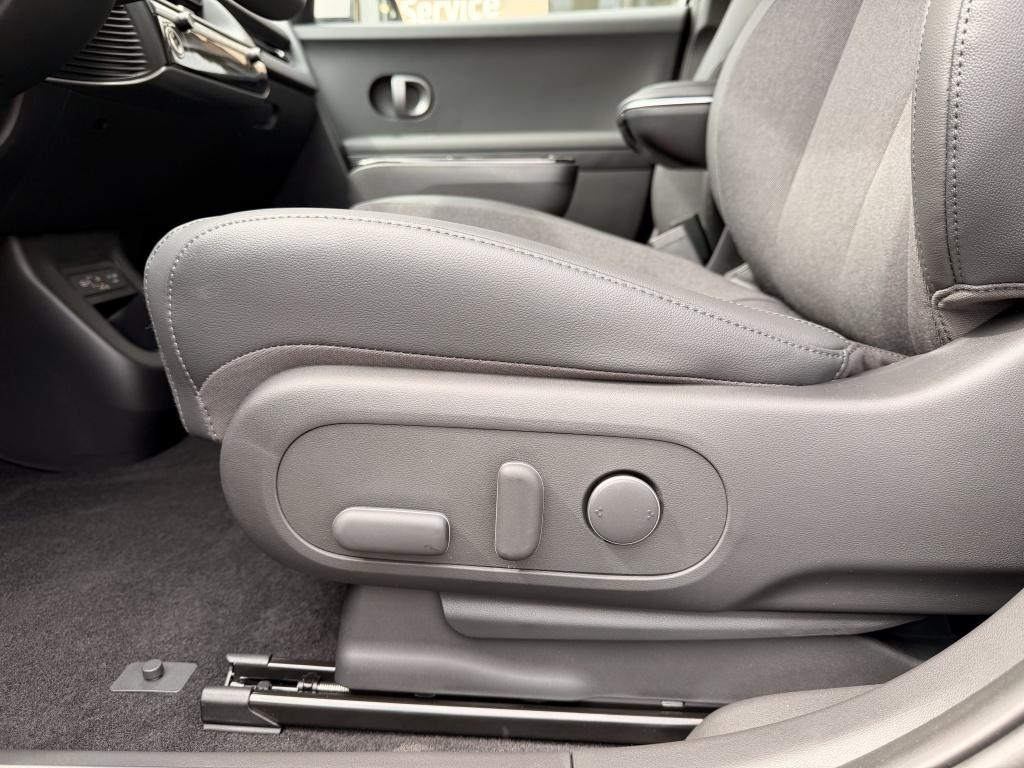 Hyundai Ioniq 5 long range pure edition 84 kwh | direct leverbaar | leder/s