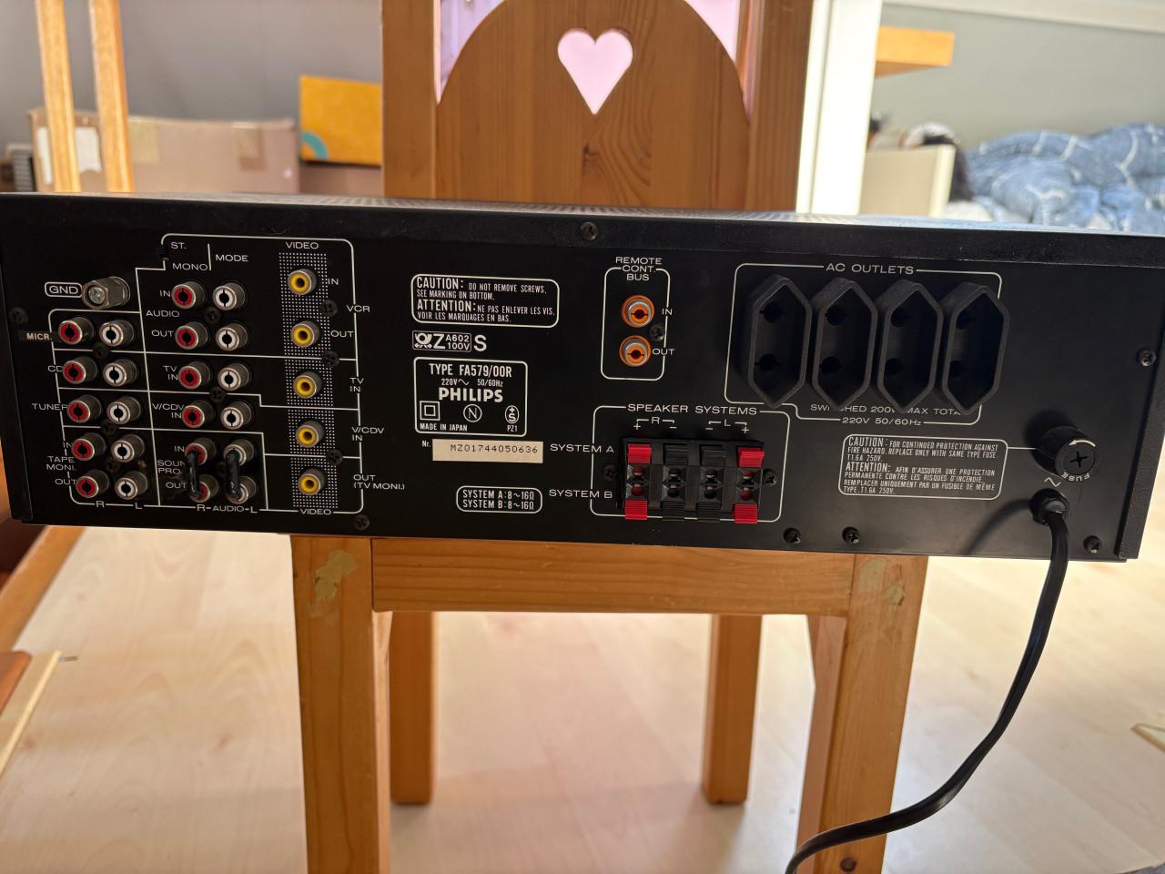 Philips FA569 versterker