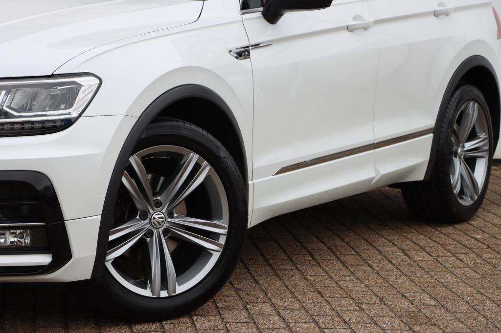 Volkswagen Tiguan 1.4 tsi comfortline business r