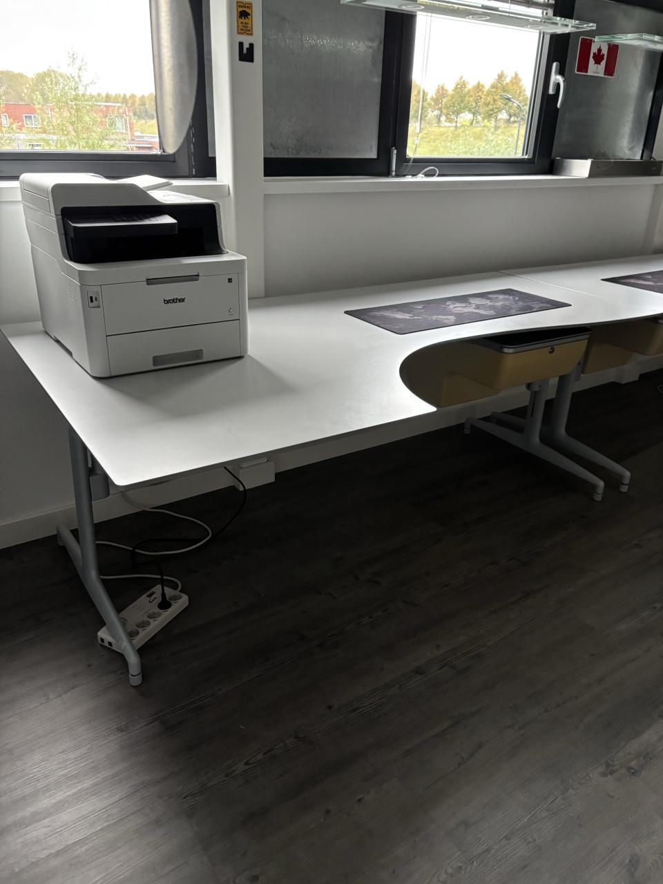 Lensvelt Rizatto hoekbureau's