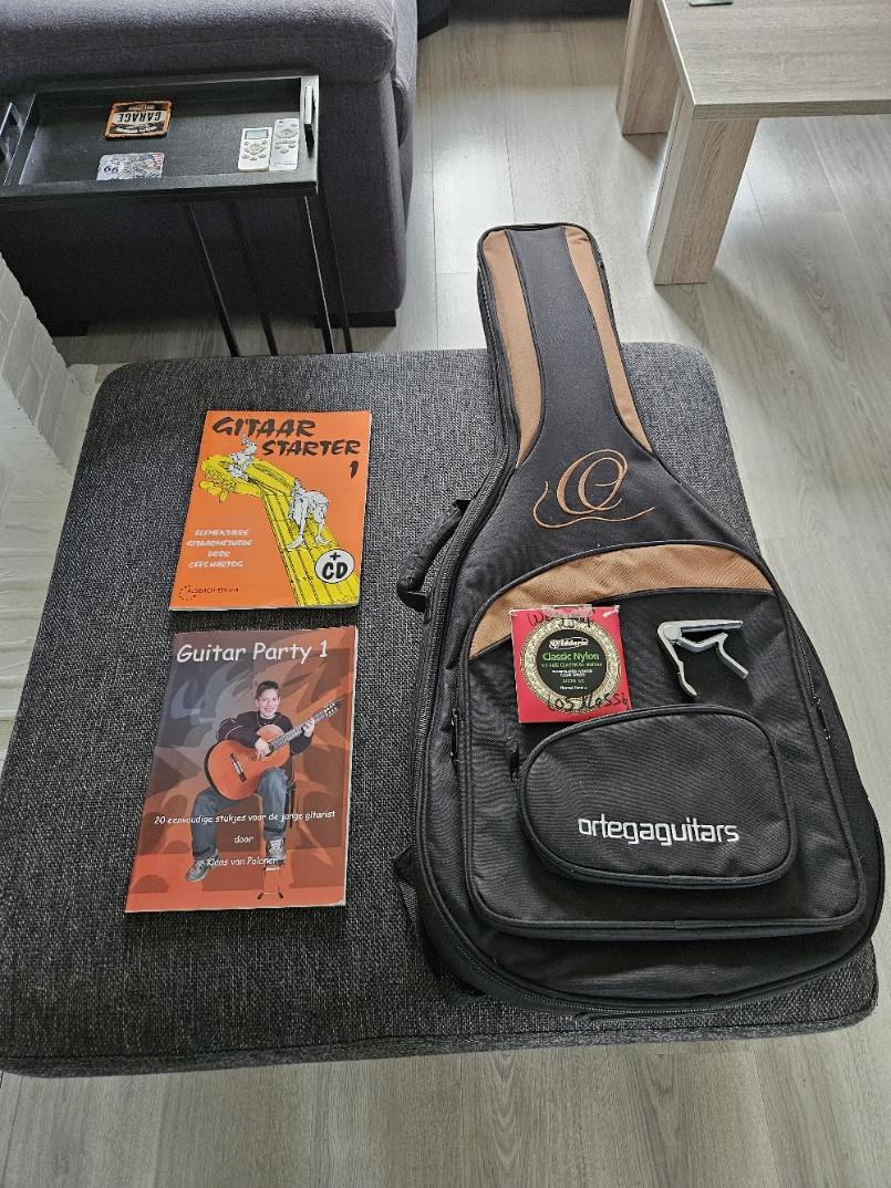 Ortega Feel Series RCE159SN Slim Neck Naturel Met Gigbag