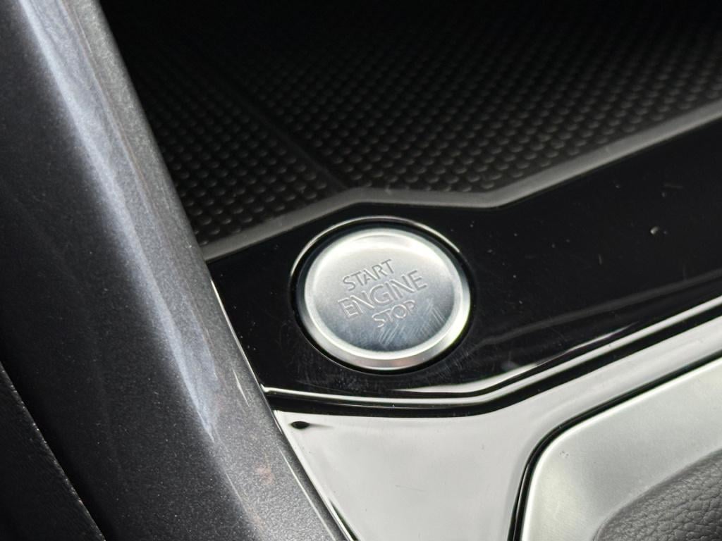 Volkswagen T-roc 1.5 tsi 150pk dsg style | dode hoek | camera | keyless | e