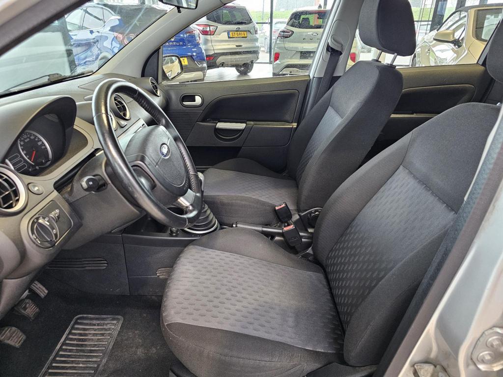 Ford Fiesta 1.4-16v futura