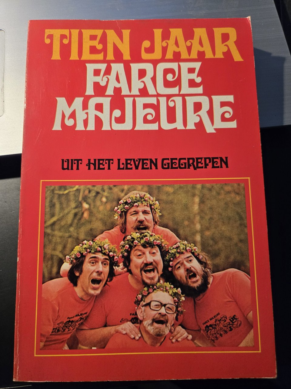 Boek : Tien Jaar Farce majeure, Uit het leven gegrepen. 1976 11e druk