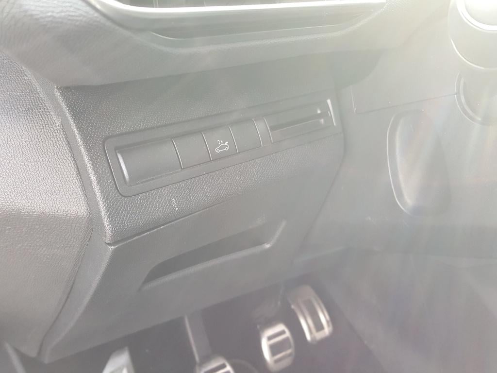 Peugeot 3008 1.2 puretech 130pk s&s gt-line trekhaak afneembaar | apple car