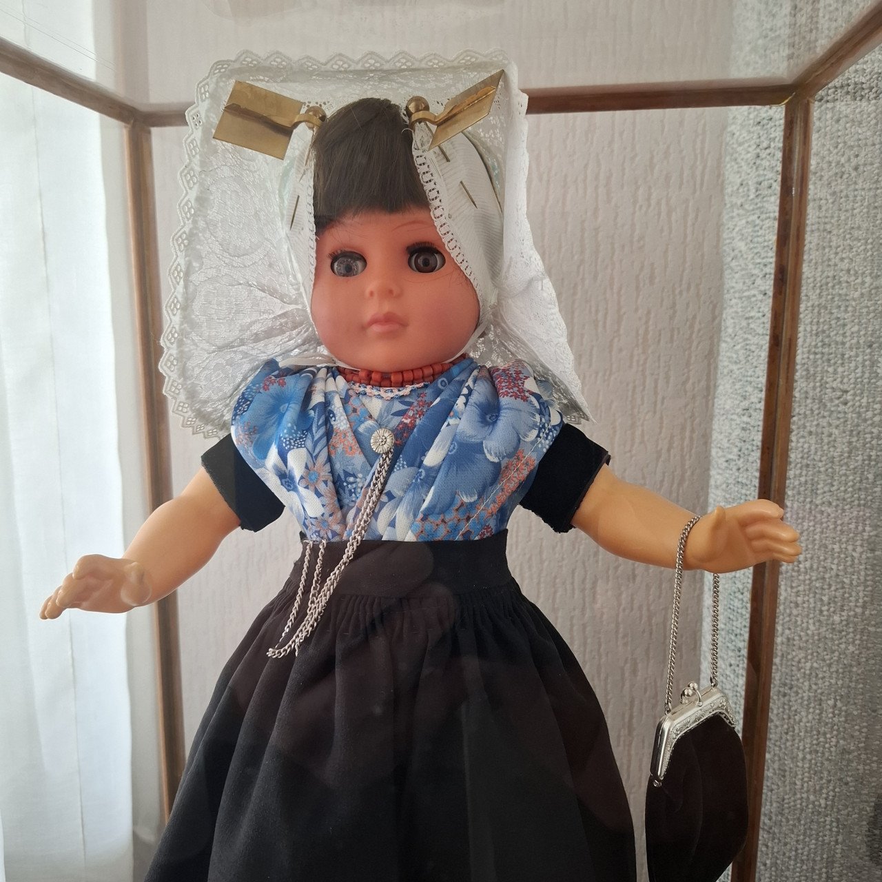 Klederdracht pop Katholieke dracht