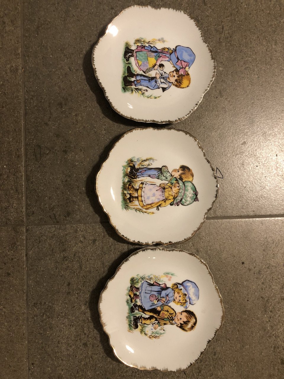 3 porseleinen Hangborden van Fabrique en Coree