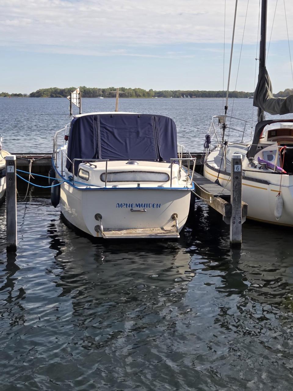 Albin 25