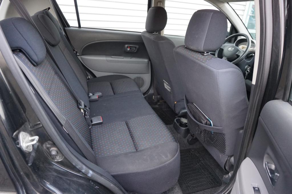 Daihatsu Sirion 2 1.3-16v prestige airco / elektr. ramen / nap