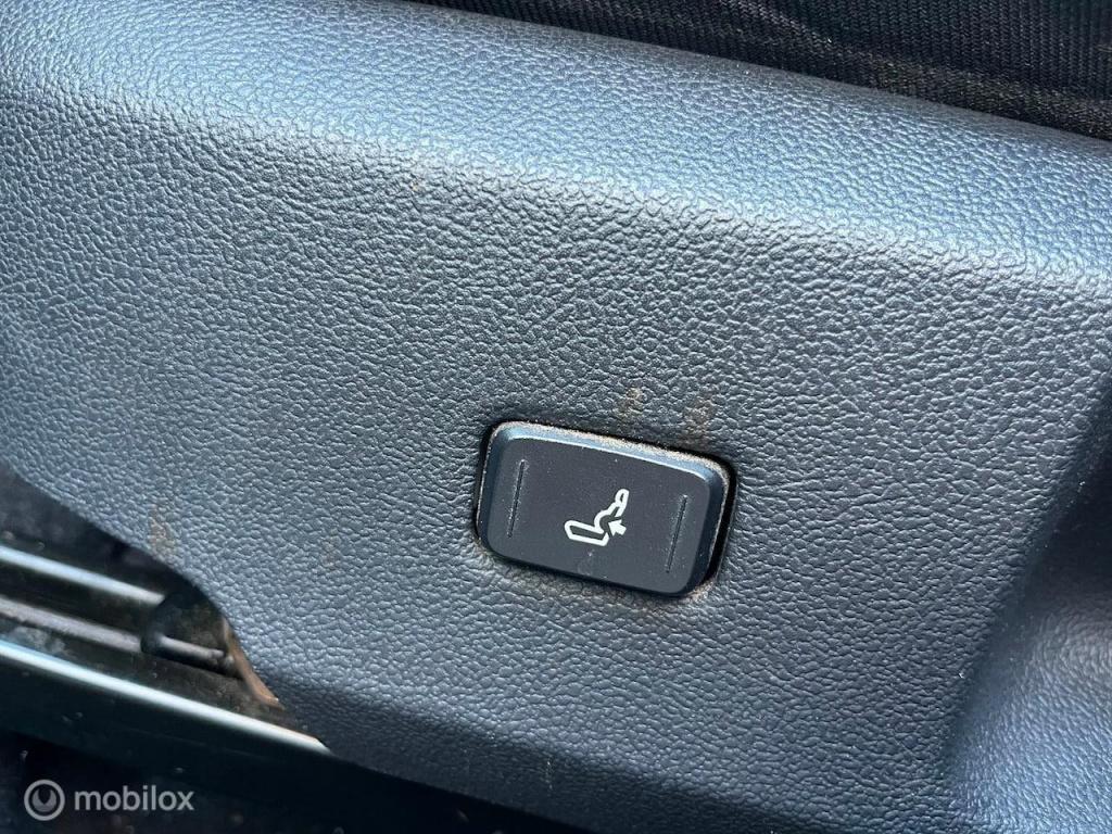 Toyota Corolla Touring Sports 2.0 hybrid style | btw | 1e eigenaar | volled