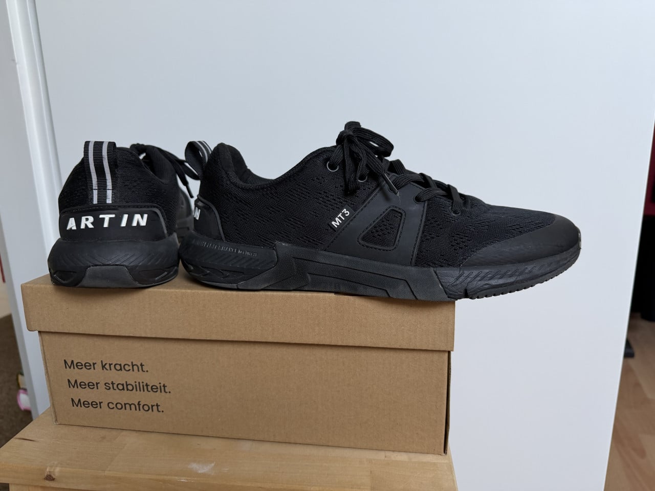 Artin mesh trainer zwart maat 43