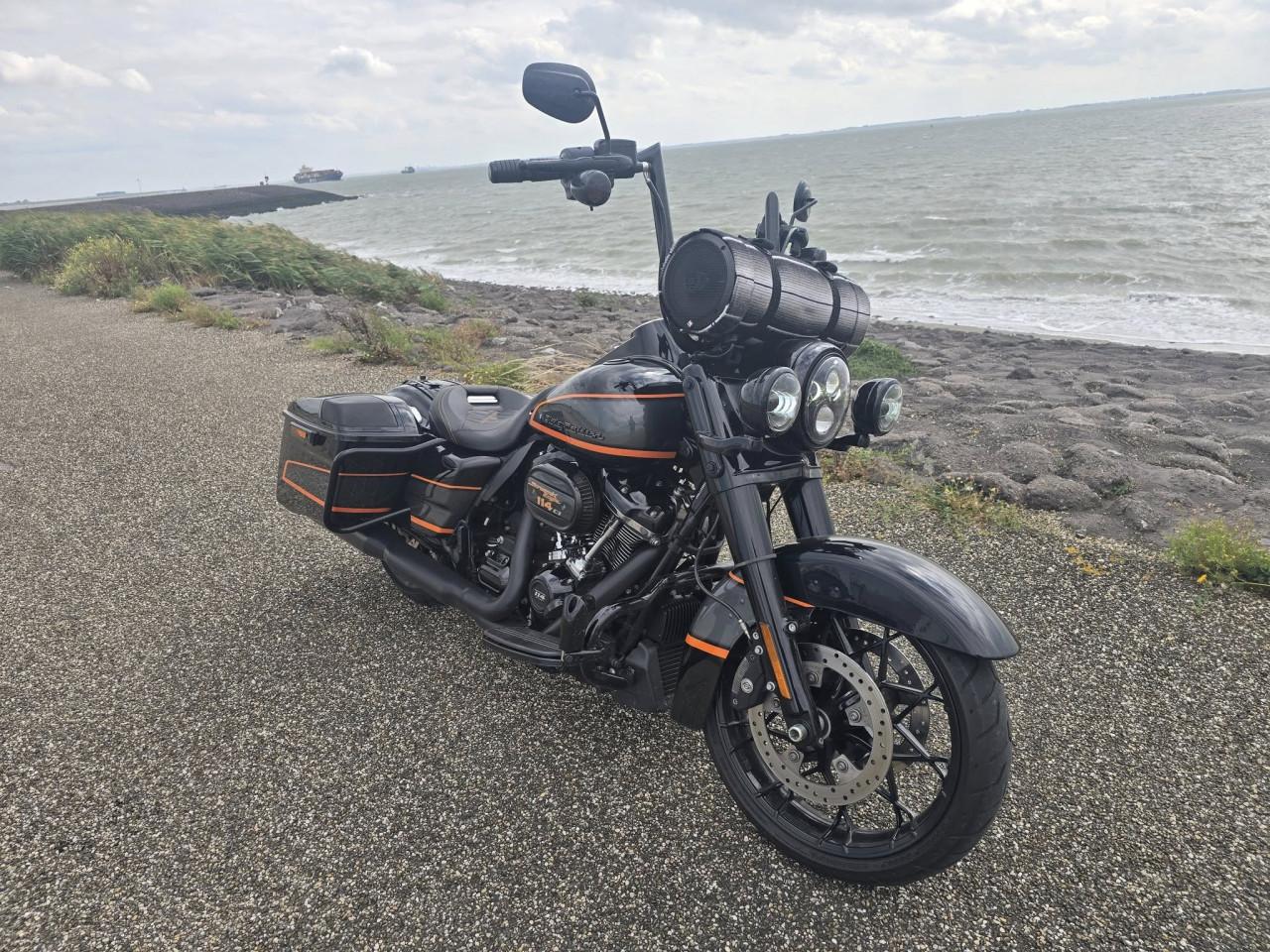 Harley-Davidson Road King Special Apex