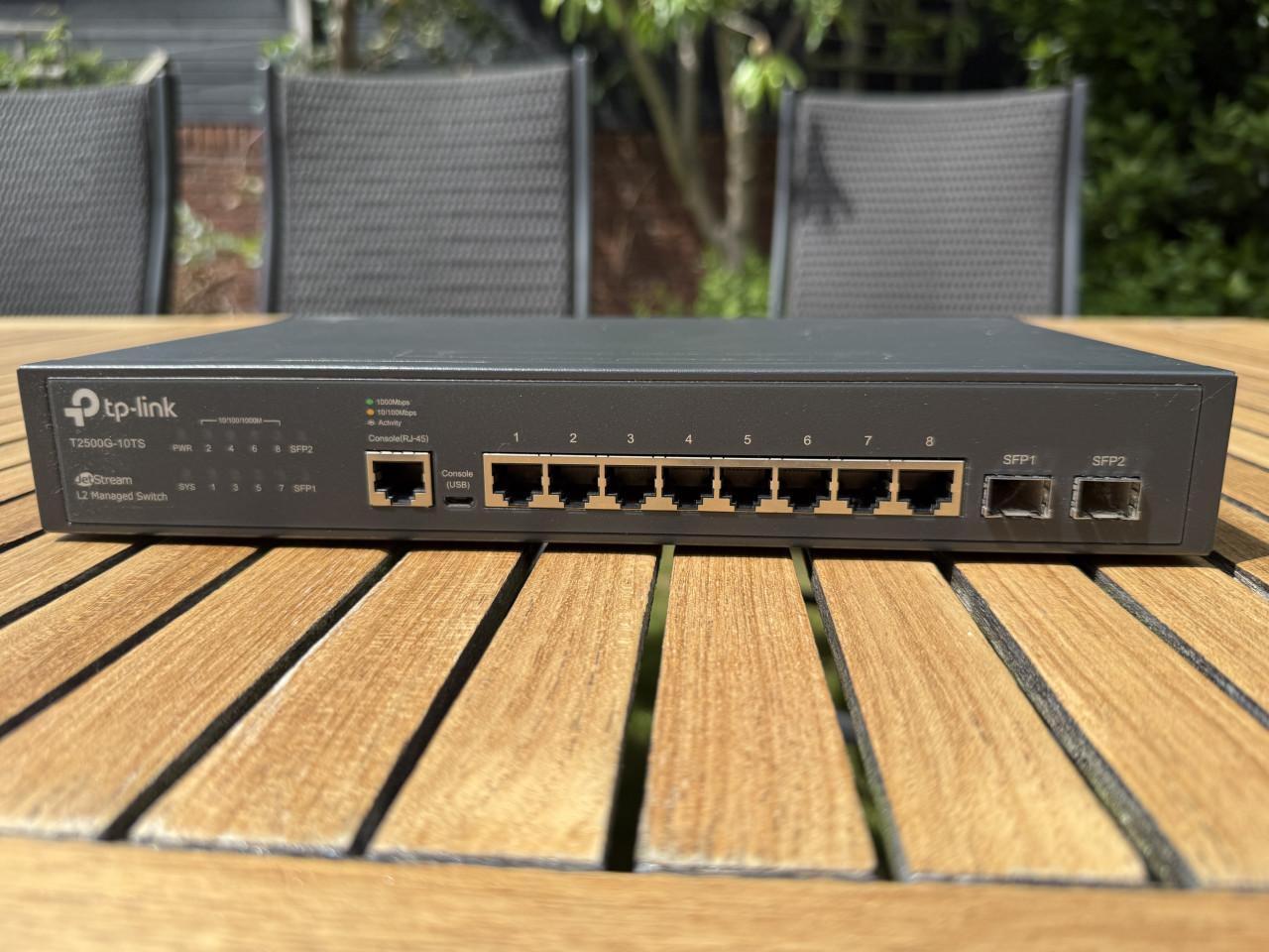 2× TP-Link JetStream 8-poorts Gigabit Managed Switch