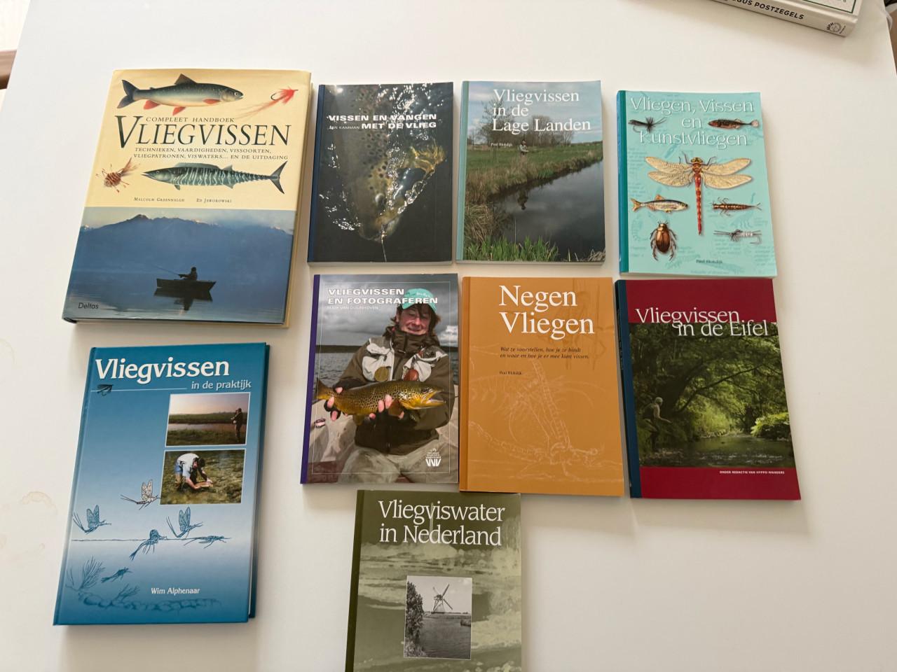 Vliegvis boeken diversen