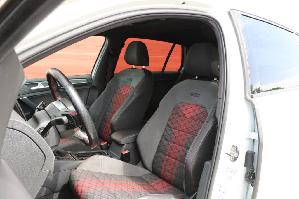 Volkswagen Golf 2.0 tsi gti tcr akrapovic | pano | discover pro