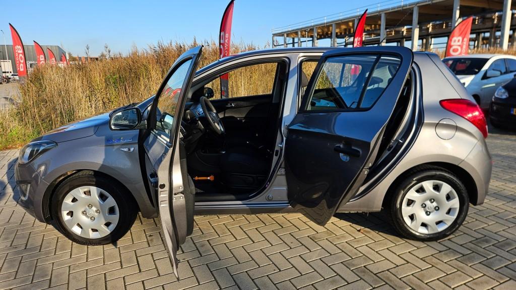 Hyundai I 20 zuinige 1.2i i-drive / nl auto / nap