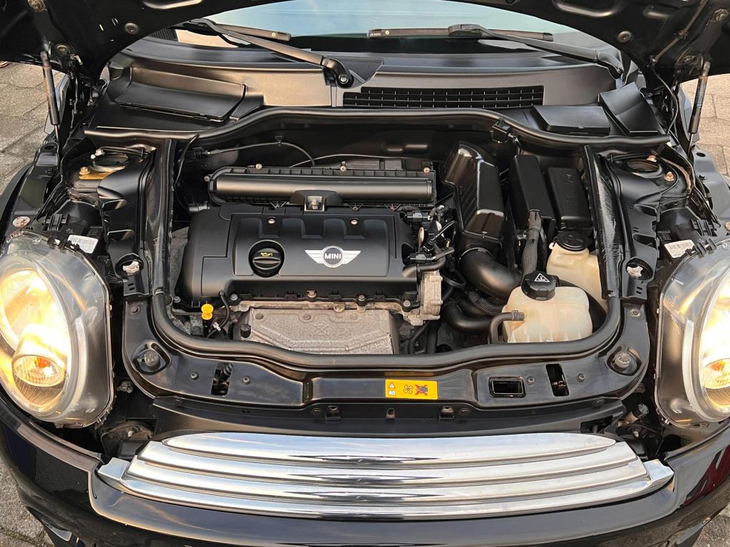 Mini Cooper mini 1.6 10 years ii, navigatie, leer, lm velgen enz...